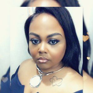 Meet your Posher, Denise